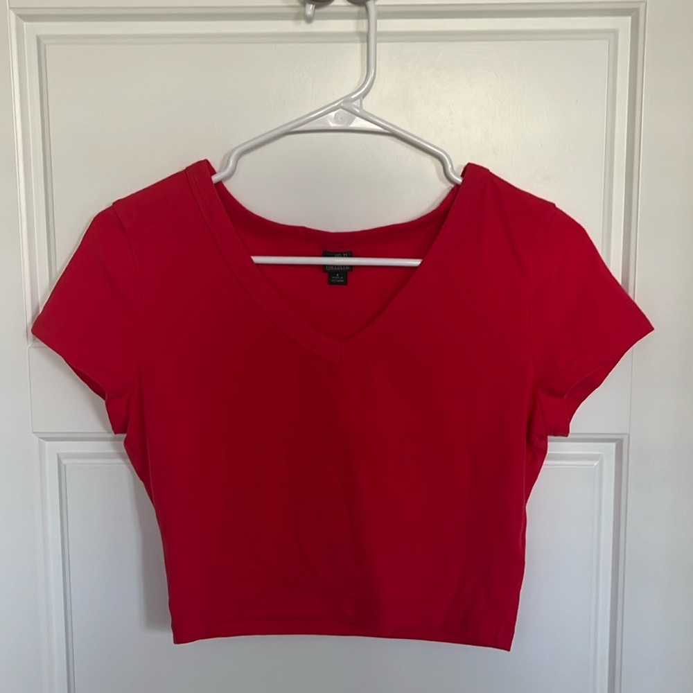 Target, wild fable cropped V-neck T-shirt size small